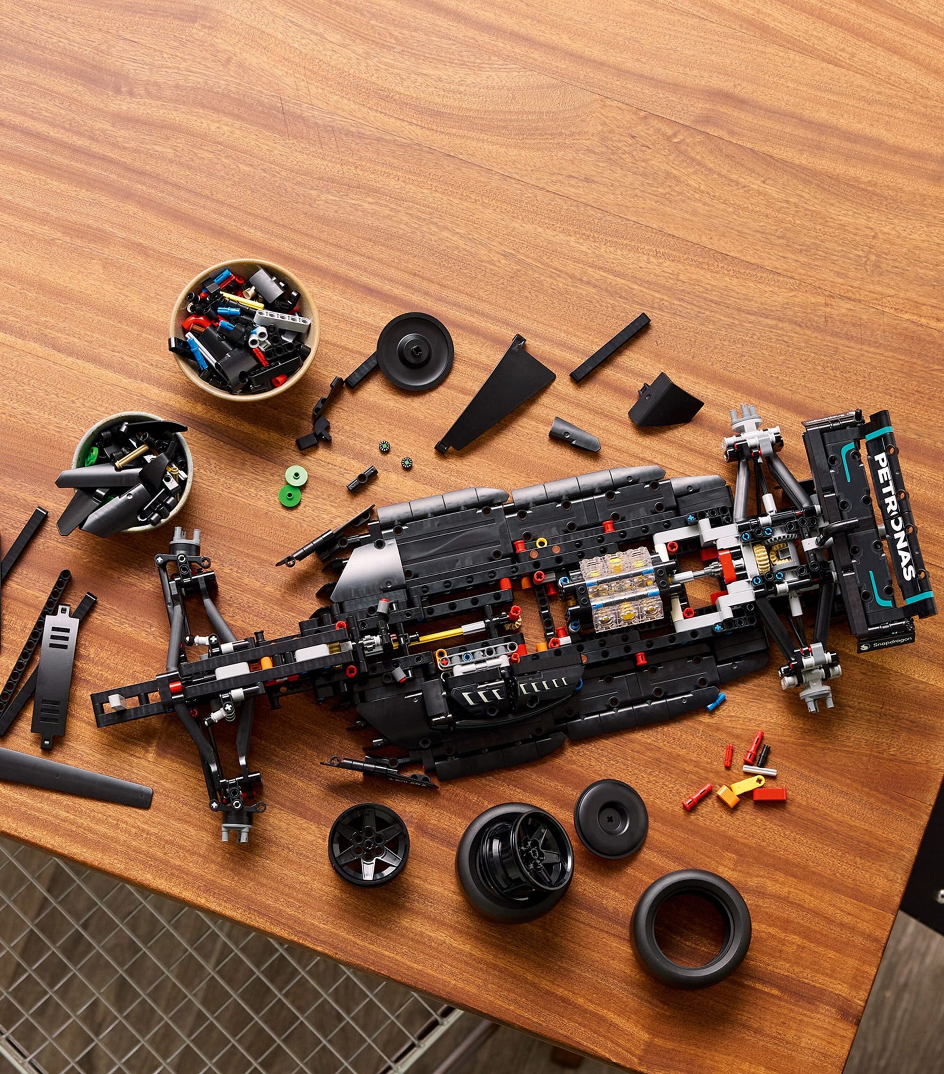 Technic Mercedes-AMG F1 W14 E Performance Set 42171