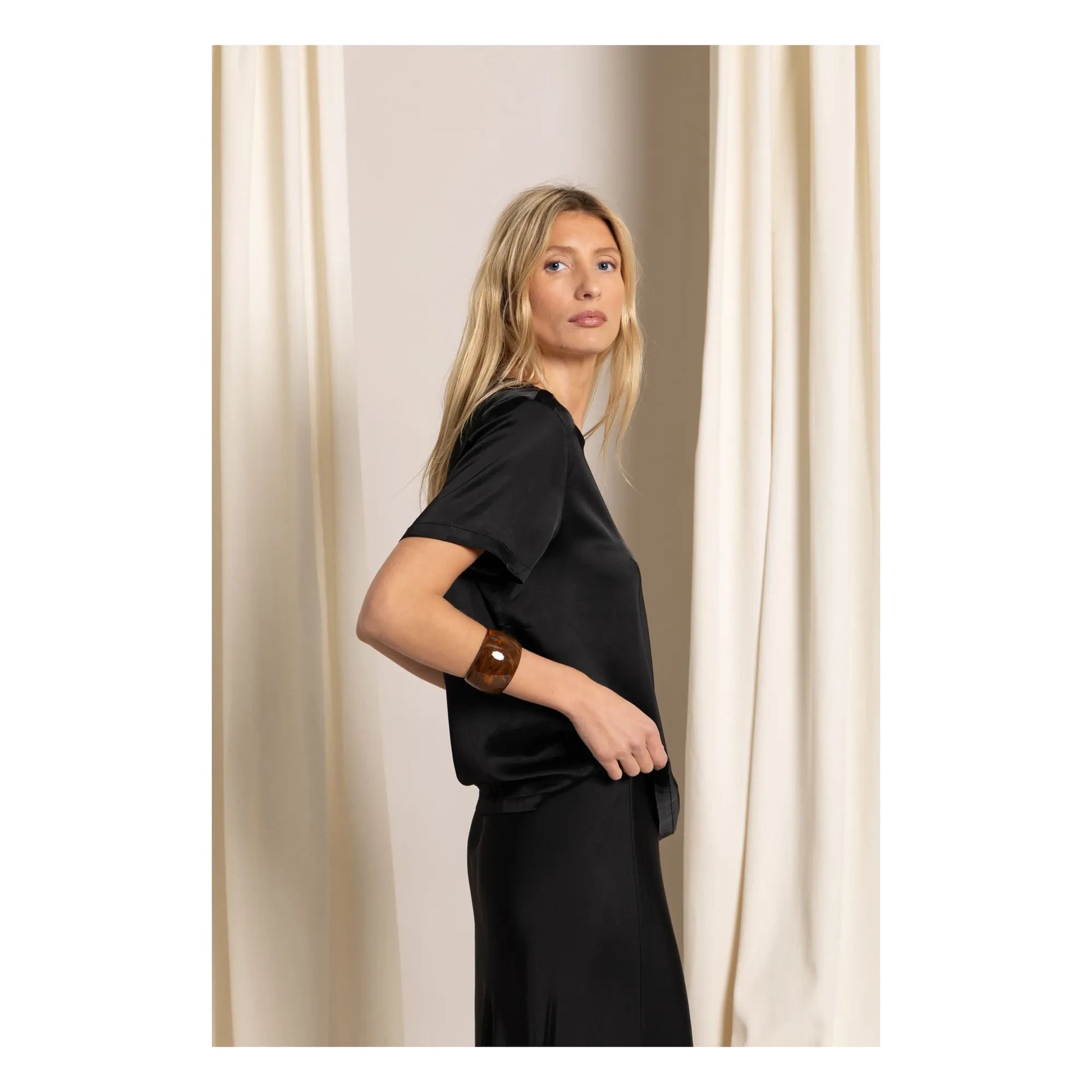 Smallable Woman - Selena T-shirt | Black