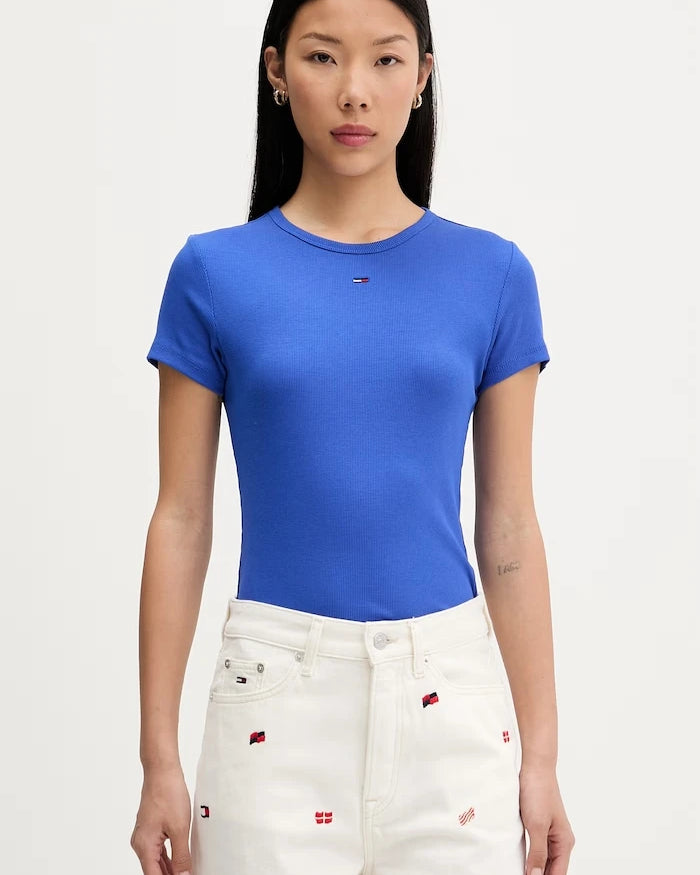 Tommy Jeans pamuk ve elastan karışımlı basic kadın tişörtü