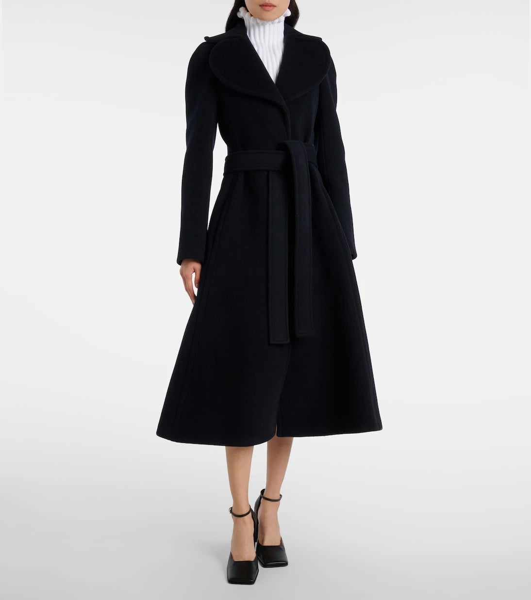 Alaïa - معطف صوف بقصّةٍ مصمَّمة