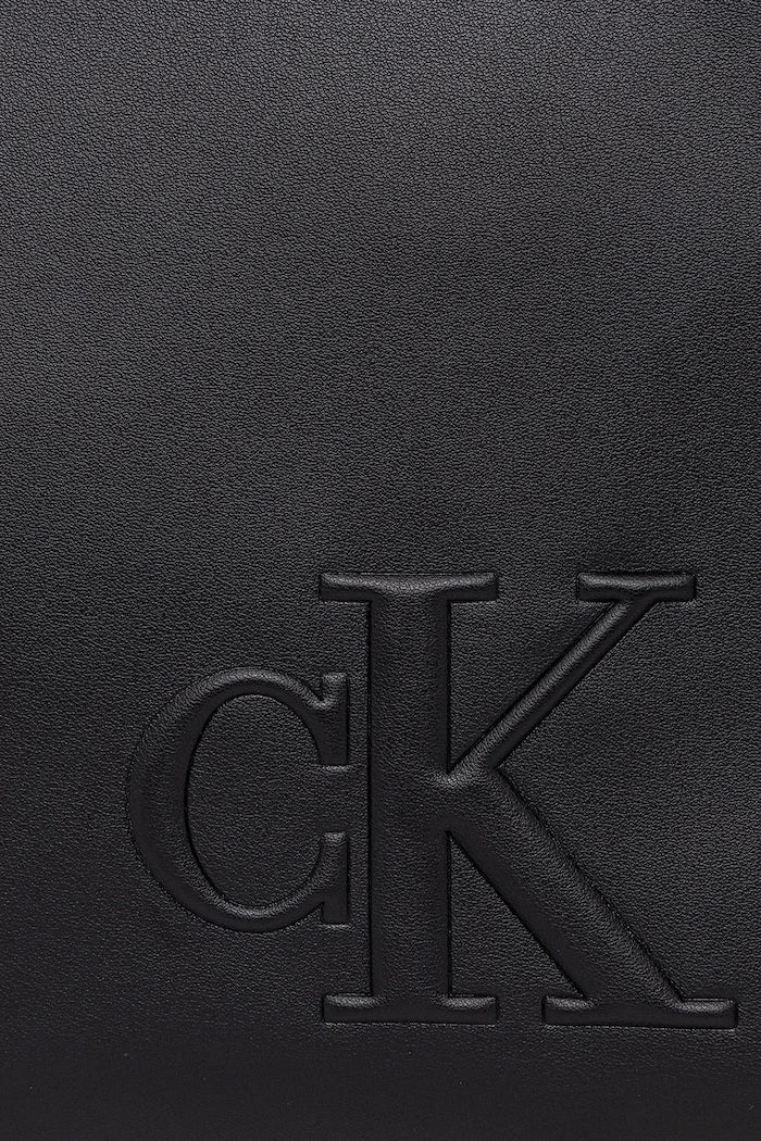 Чанта през рамо Calvin Klein