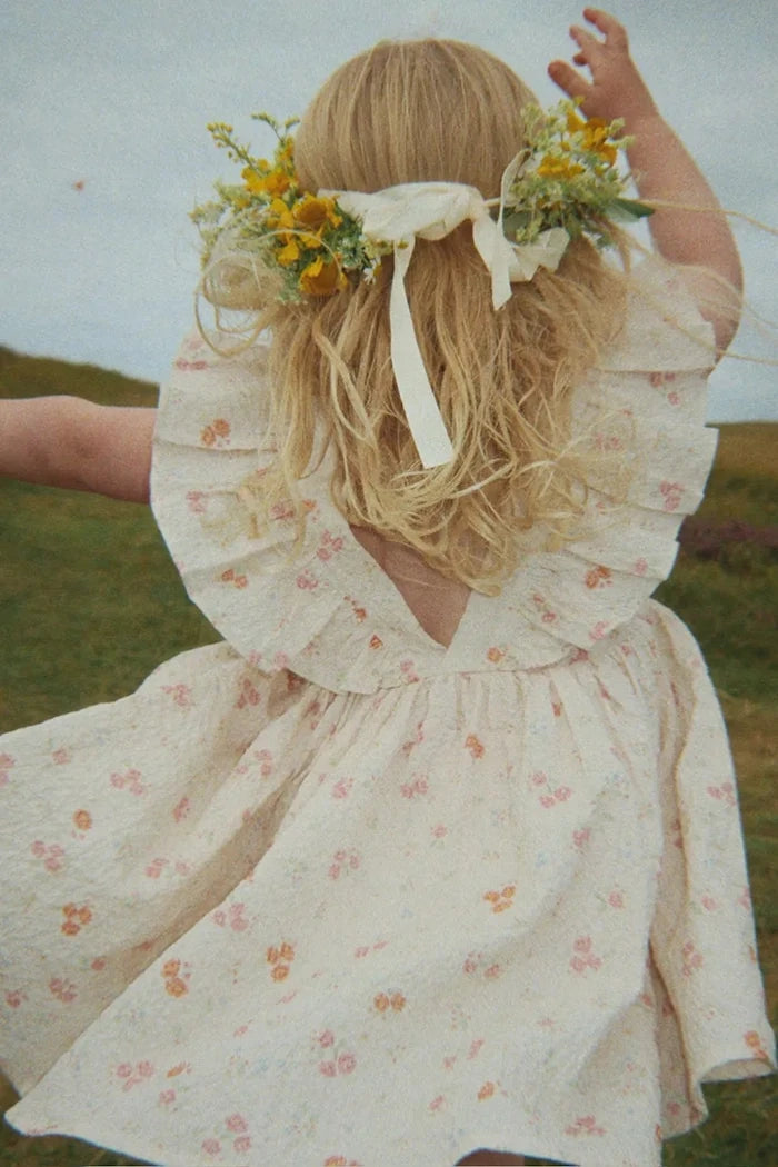 Konges Sløjd рокля с памук ELIN FRILL DRESS GOTS