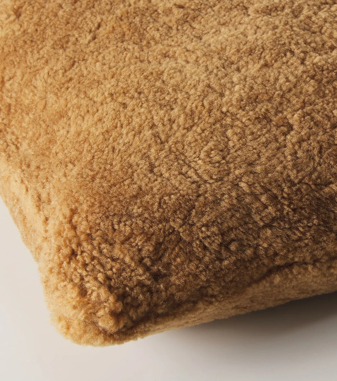 Maison de Vacances - Shearling cushion