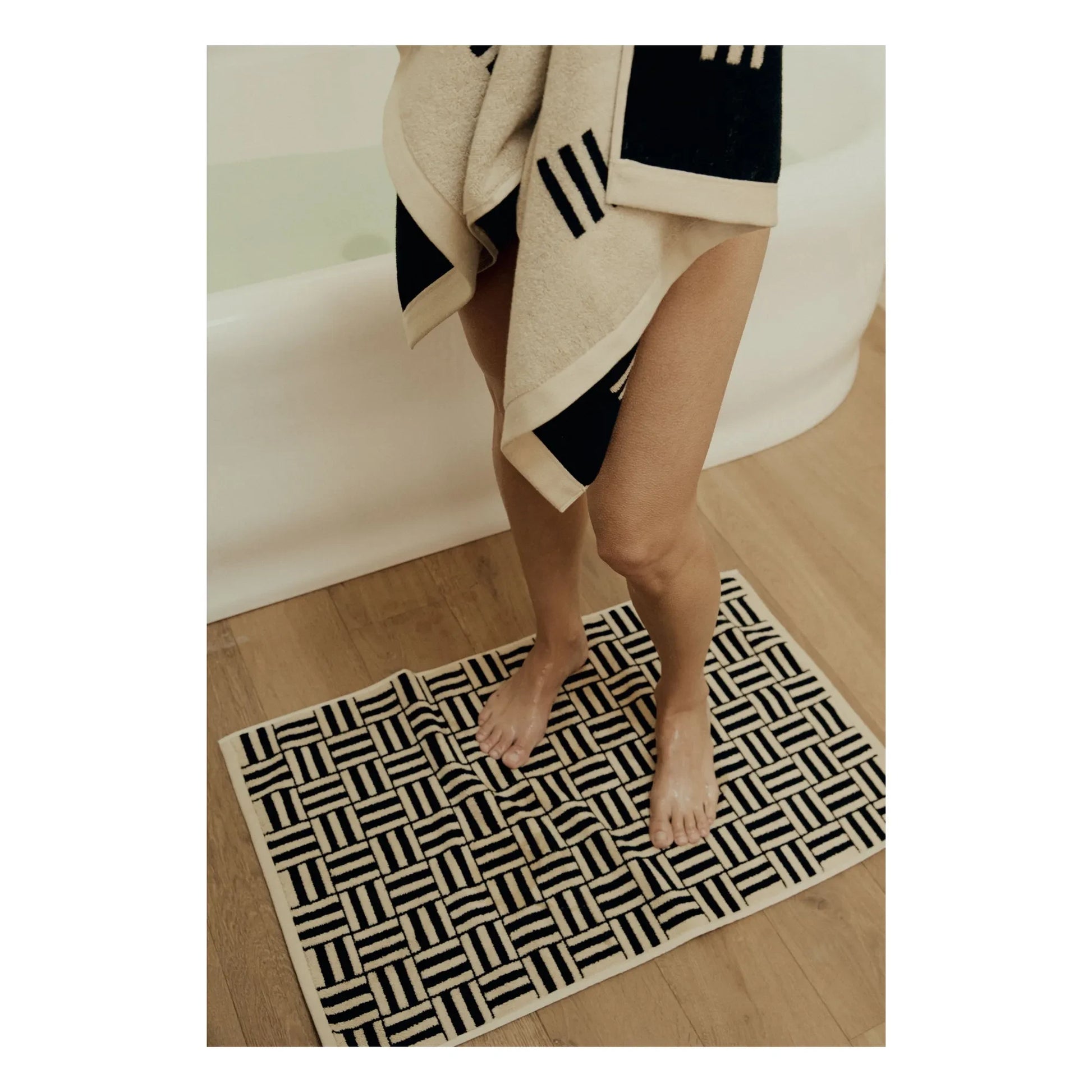 Baina - Saroma bath mat | Black