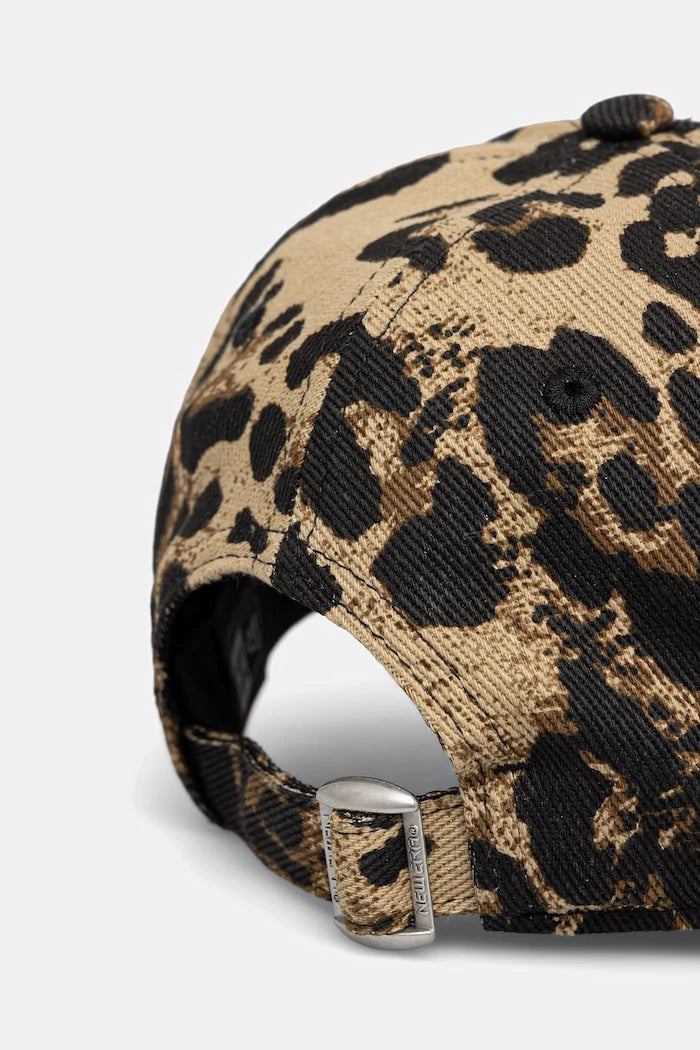 New Era pamuklu vizörlü şapka LEOPARD 920 NYY