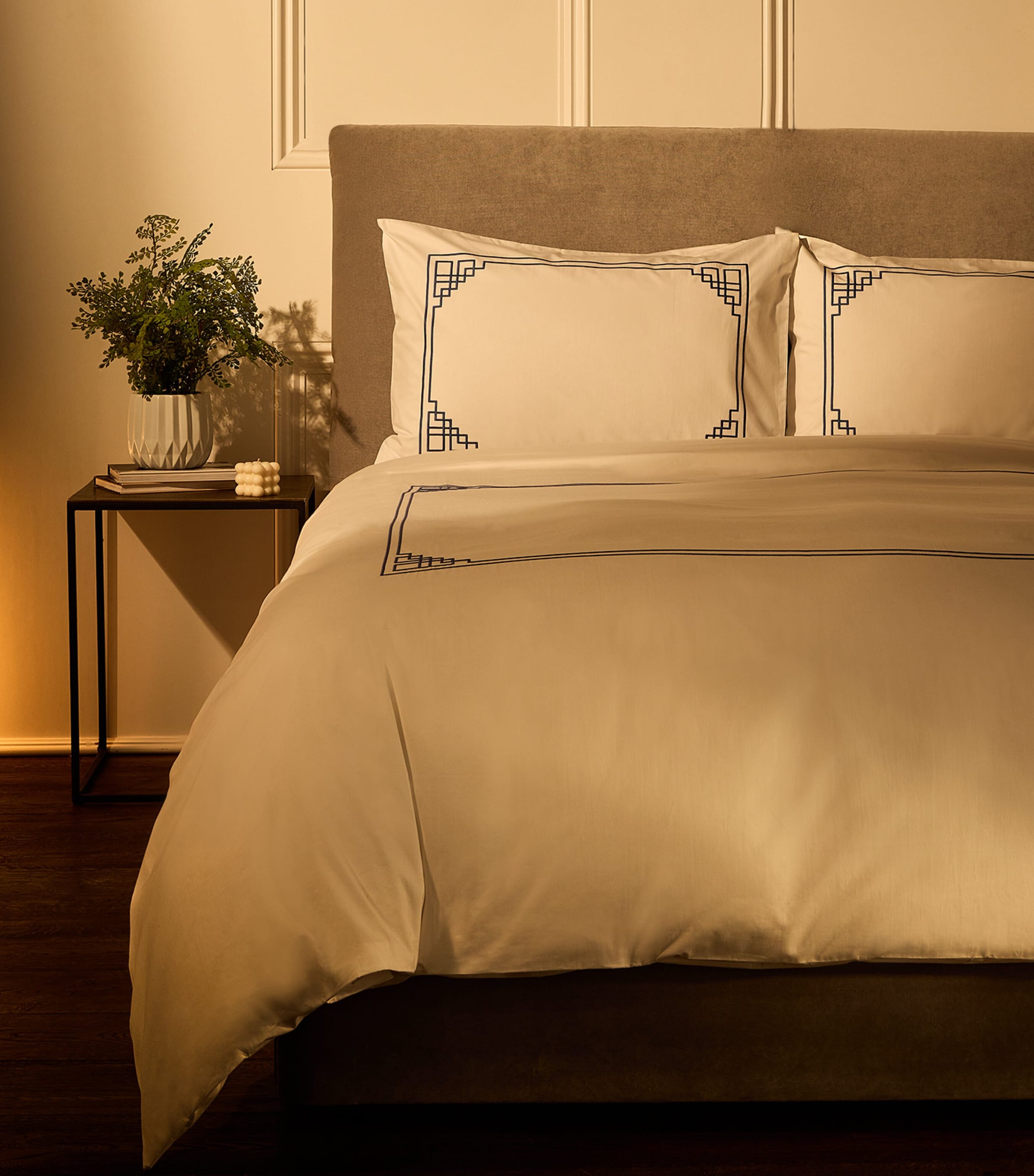 Trawden Super King Duvet Cover Set (260cm x 220cm)