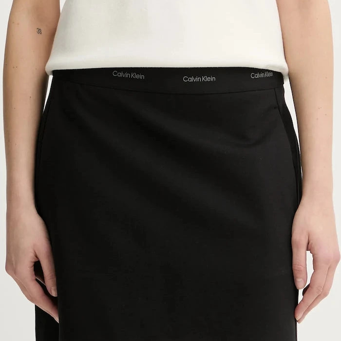 Пола Calvin Klein