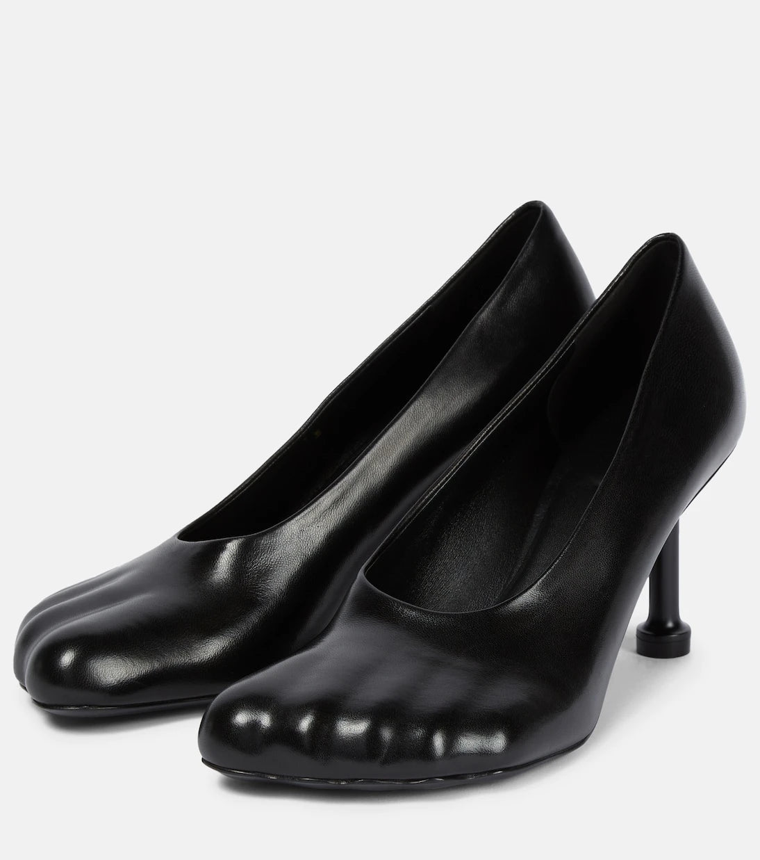Balenciaga - حذاء بكعب عالٍ من الجلد