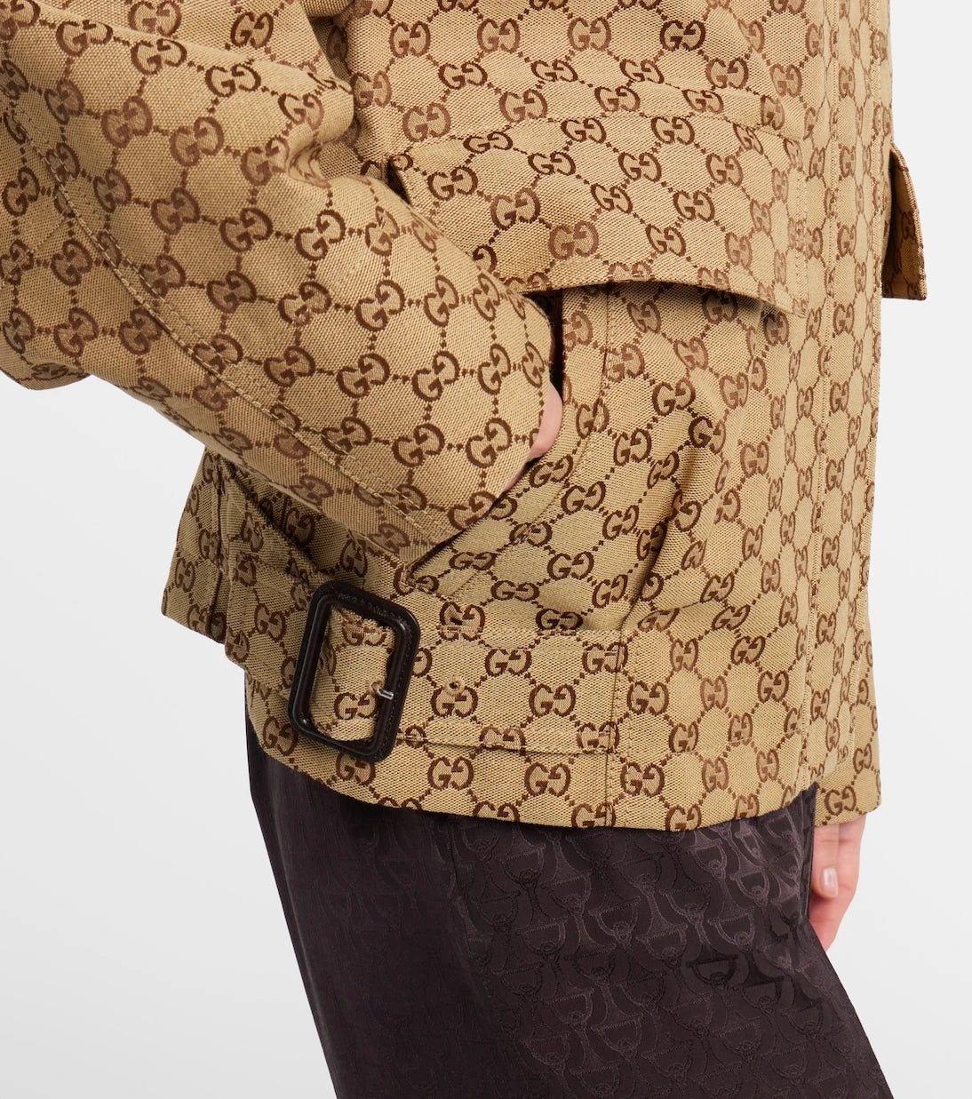 Gucci - سترة بومبر من الجلد بكنفاس GG