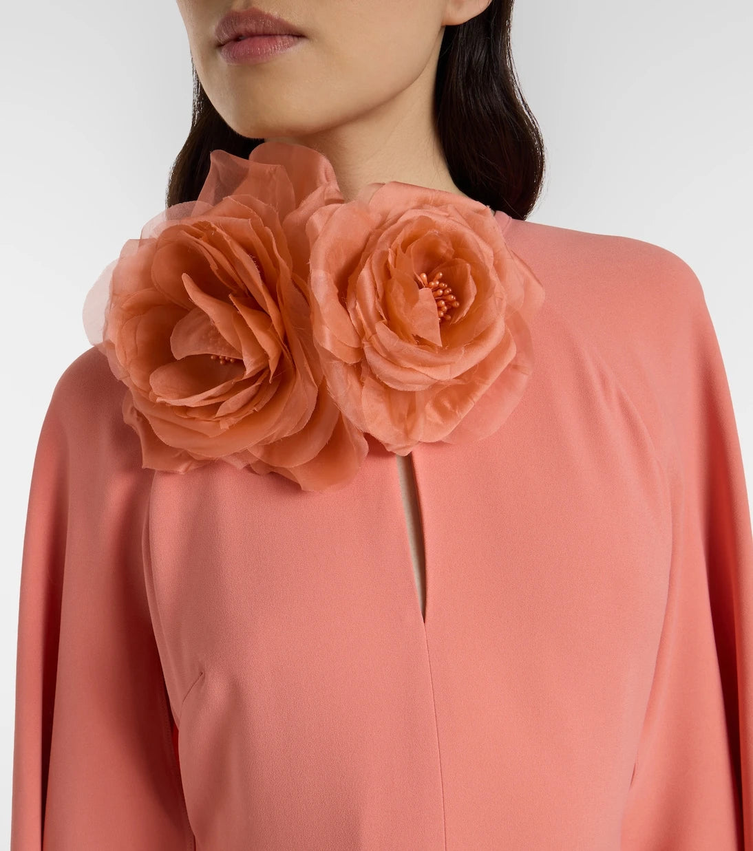Elie Saab - Pelerinli uzun elbise