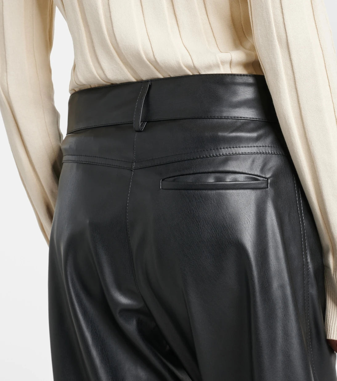 ستيلا مكارتني - بنطال بقصة مستقيمة من الجلد الصناعي بخصر مرتفع