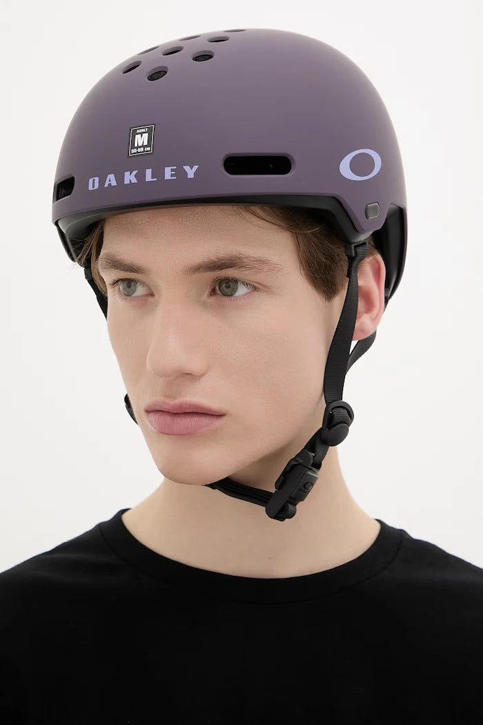 Oakley kask