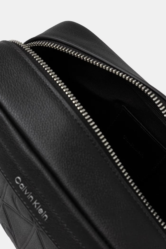 Calvin Klein erkek deri kozmetik çantası