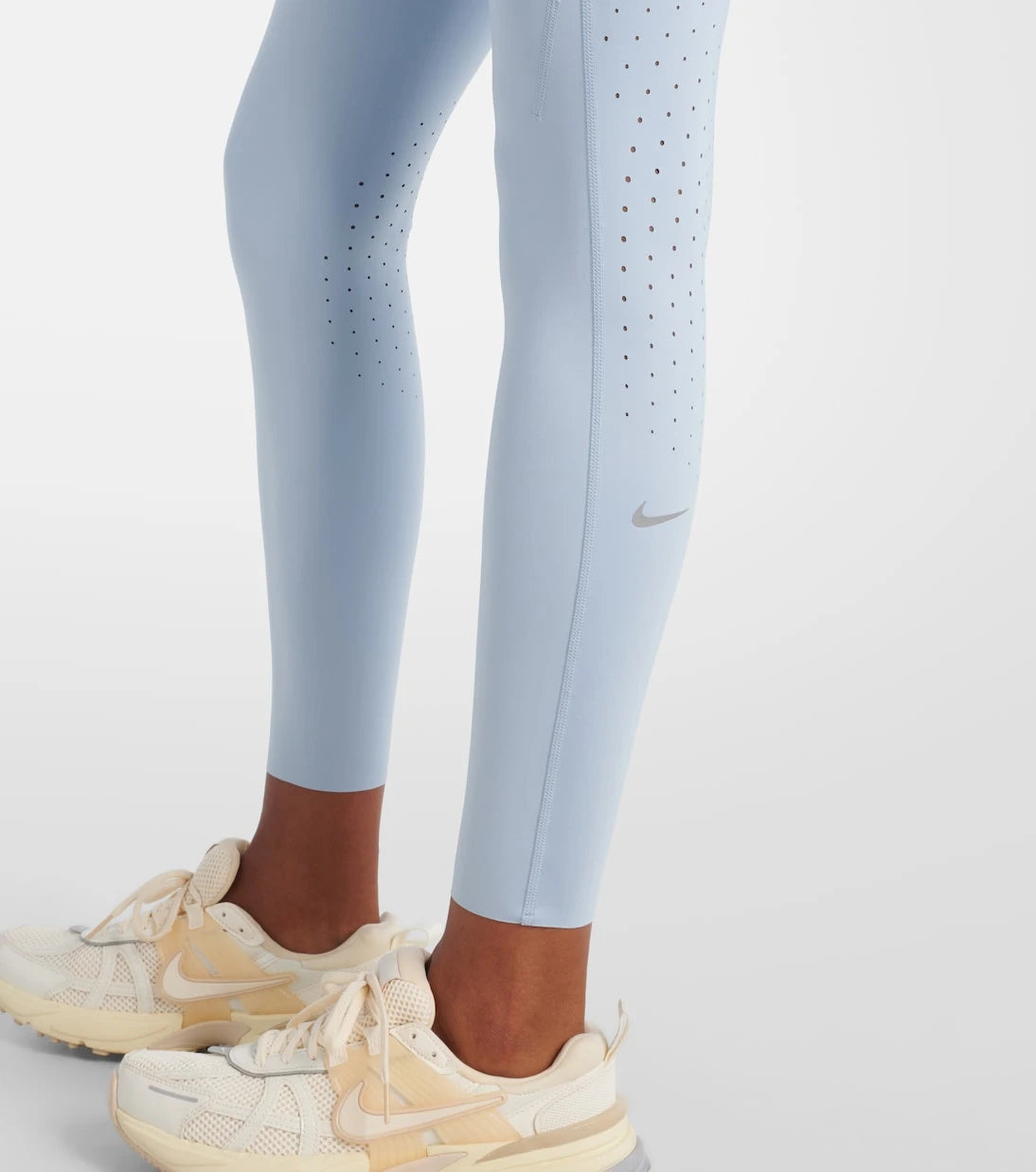 Nike - بنطال ليقنز Nike Swift بخصر مرتفع