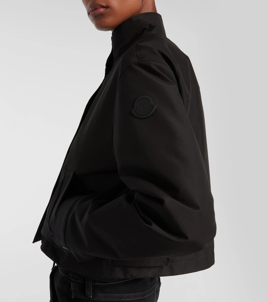 Moncler Genius - جاكيت كروفانه المنتفخ بتصميم إي إي 72 من إدوارد إنينفول