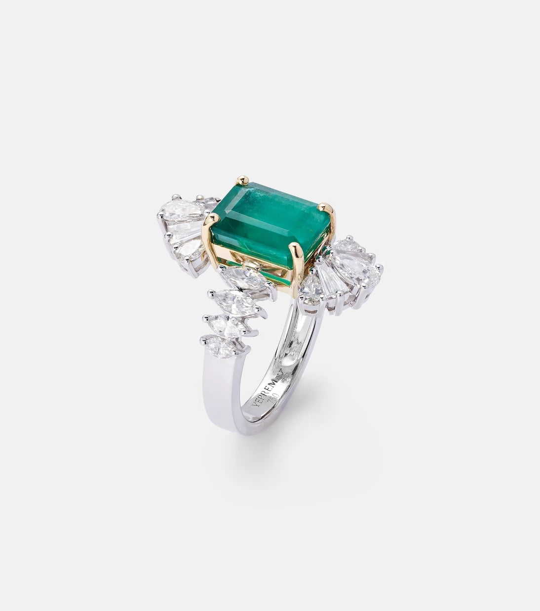 Yeprem - Reign Supreme 18kt white gold ring with diamonds and emerald