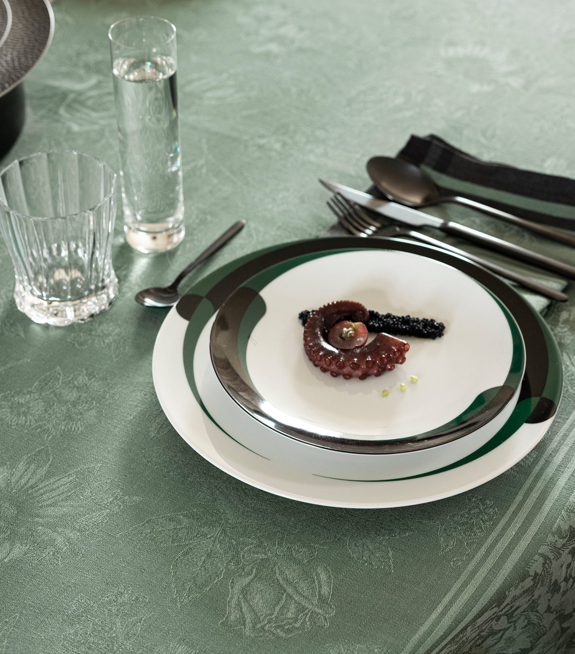 Le Jacquard Français Linen Romance Tablecloth (175cm x 320cm)