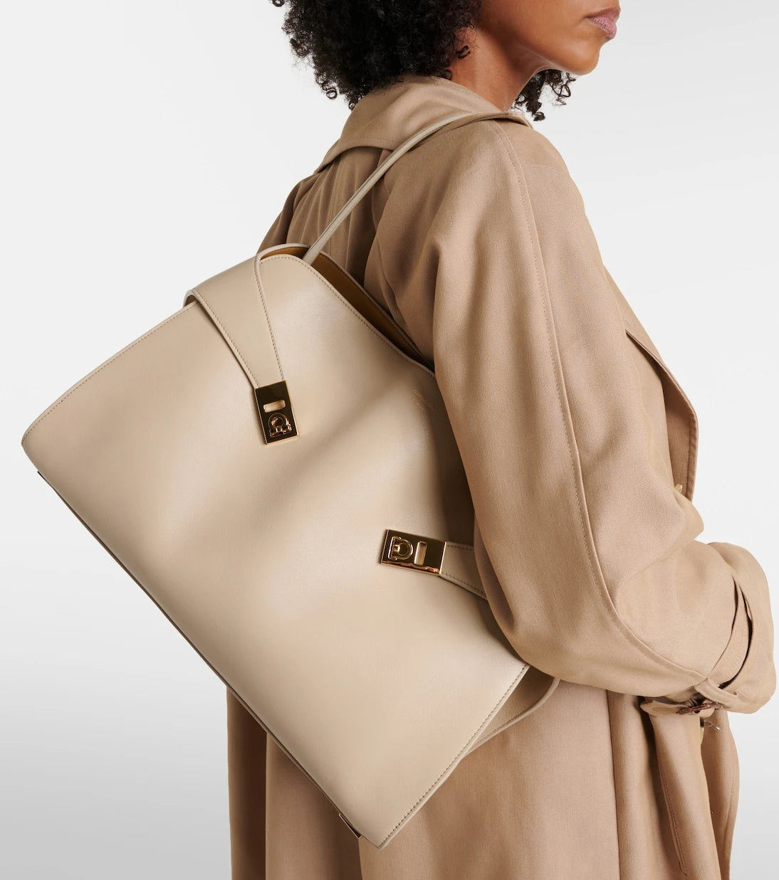 Ferragamo - Hug Large leather shoulder bag