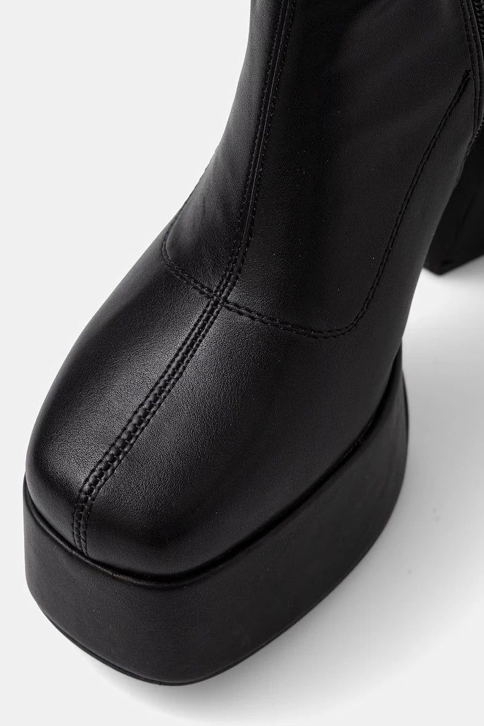 Koi Footwear Diz Altı Kalın Topuklu Kadın Çizme MC-21