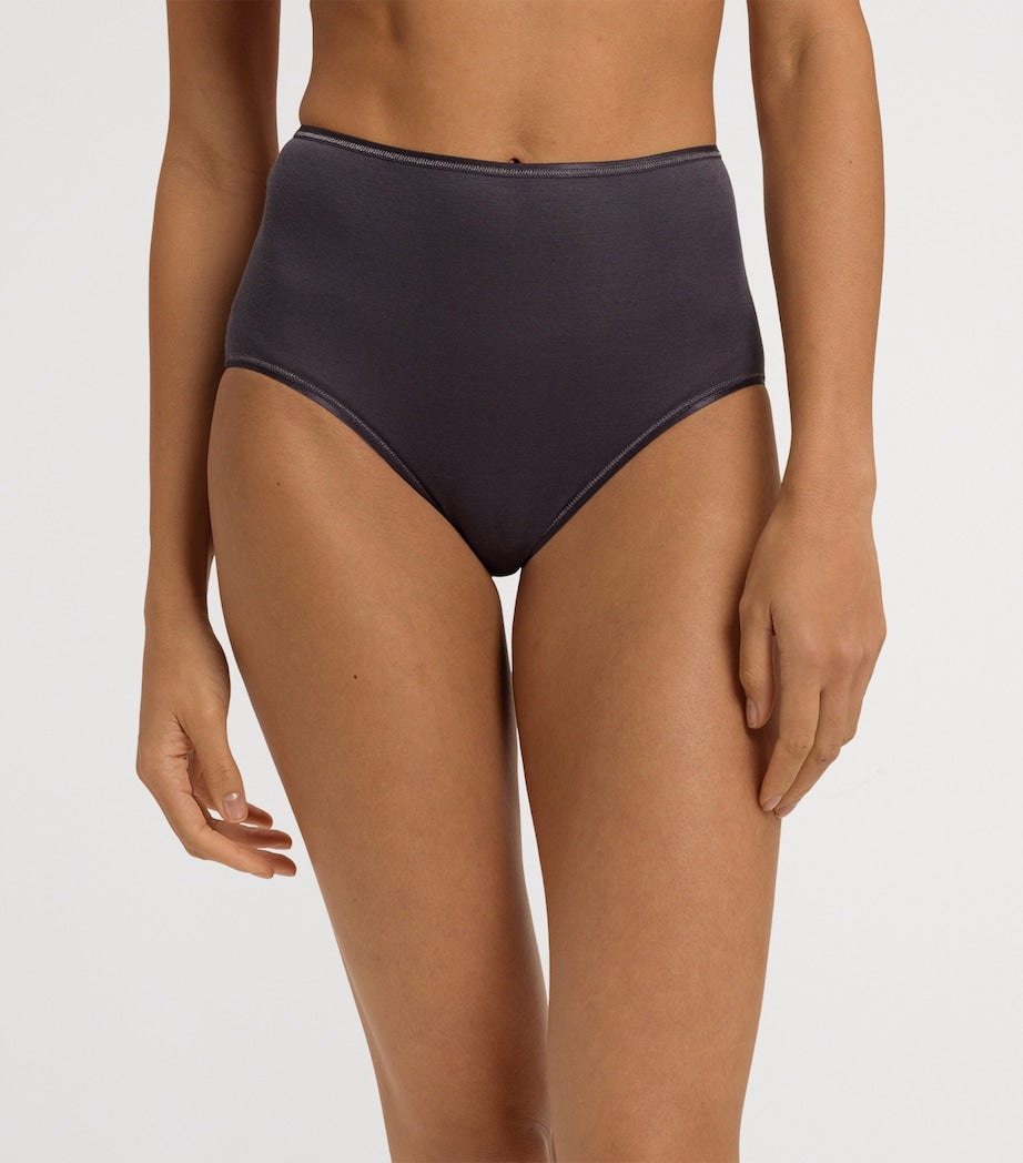 Hanro Black Cotton Seamless Maxi Brief