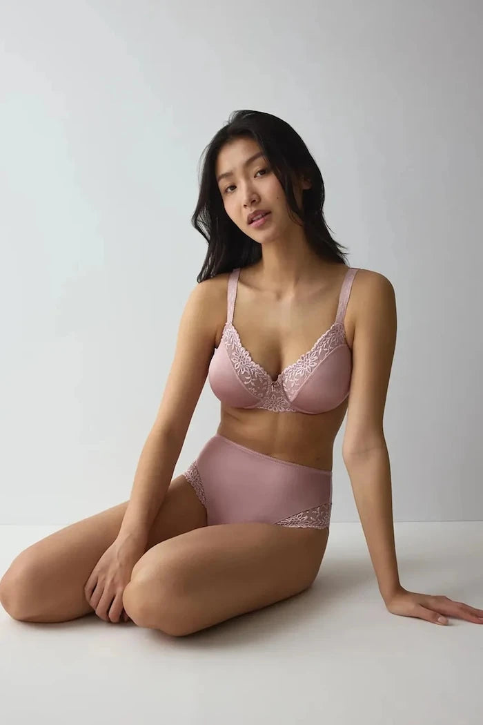 Triumph kadın bikini külotu