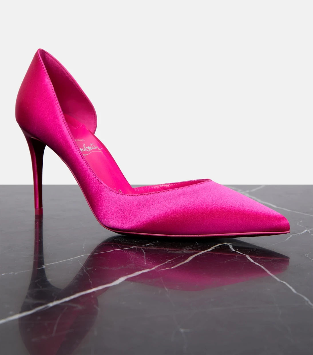 Christian Louboutin - حذاء إريزا 85 من الساتان الحريري بكعب عالٍ
