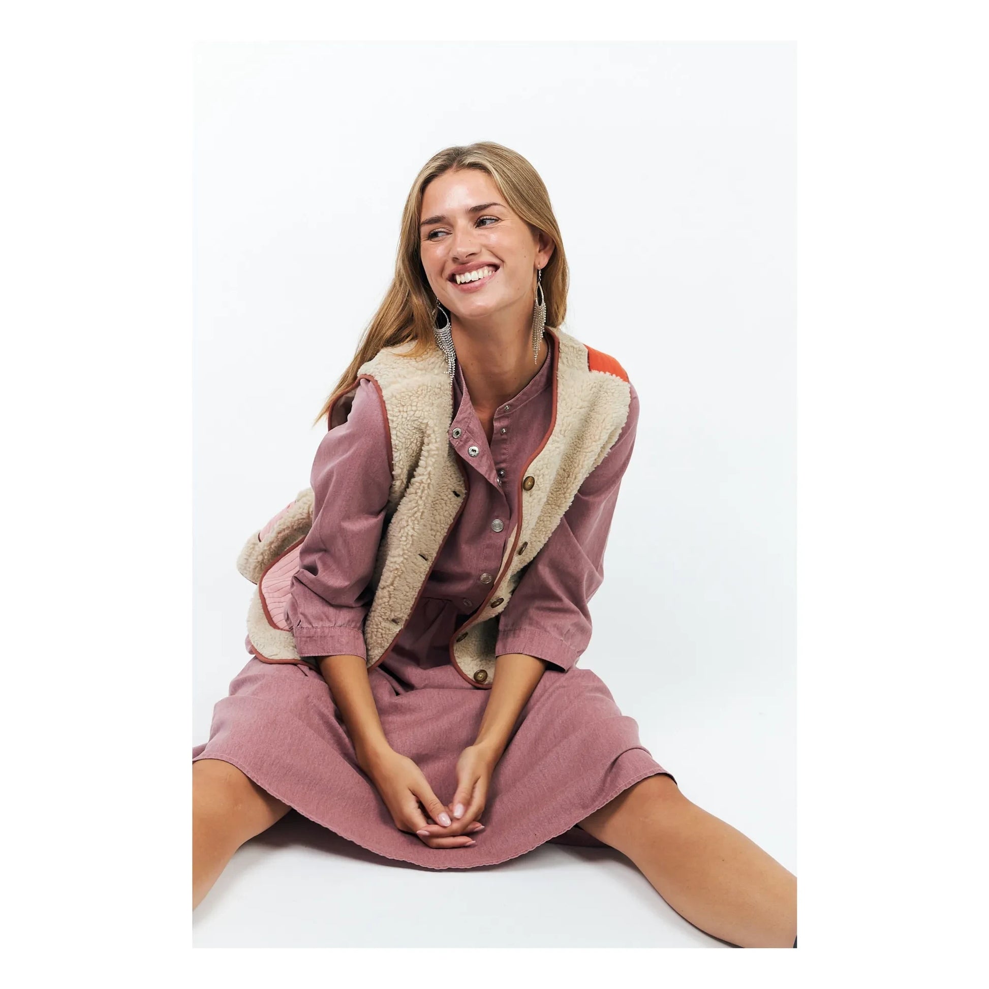Lollys Laundry - Jace Sleeveless Vest | Sand