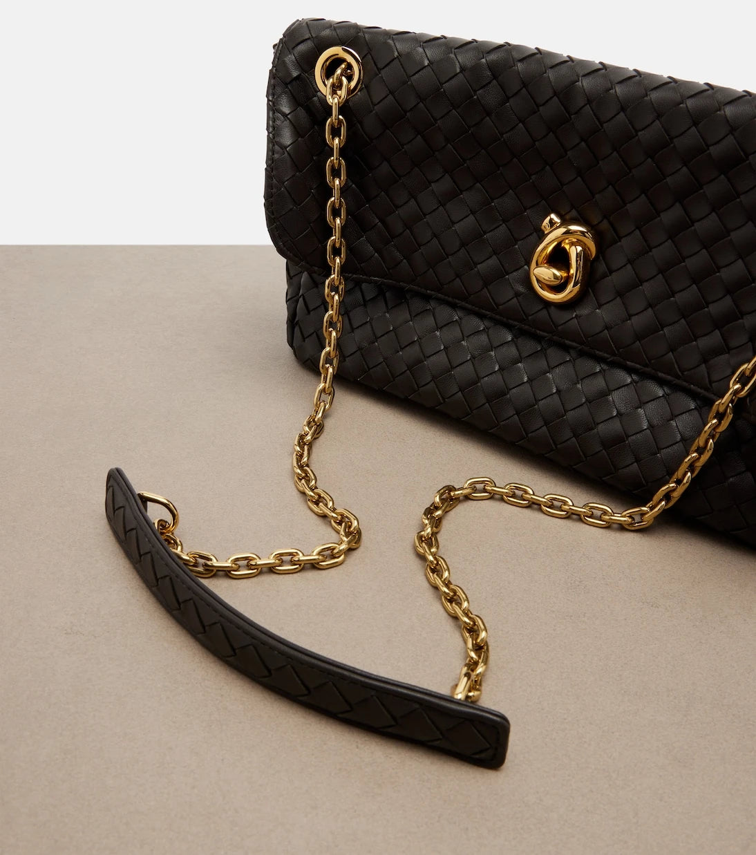 Bottega Veneta - Madison Medium leather shoulder bag