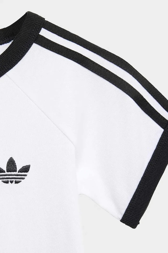 adidas Originals pamuklu çocuk tişörtü