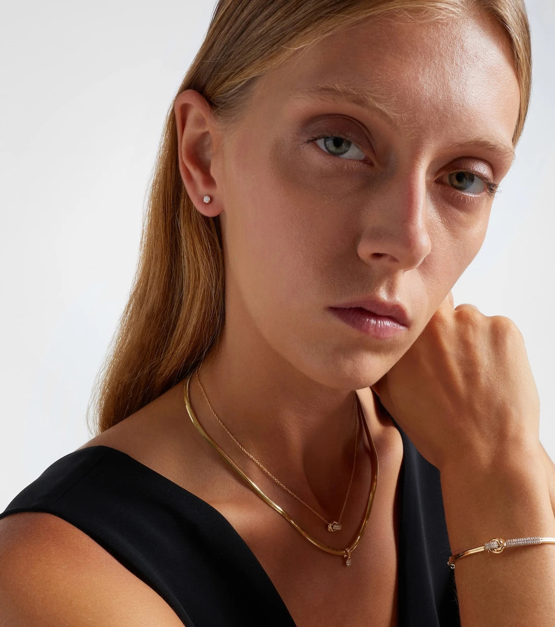 Stone and Strand - 14kt gold earrings with diamonds