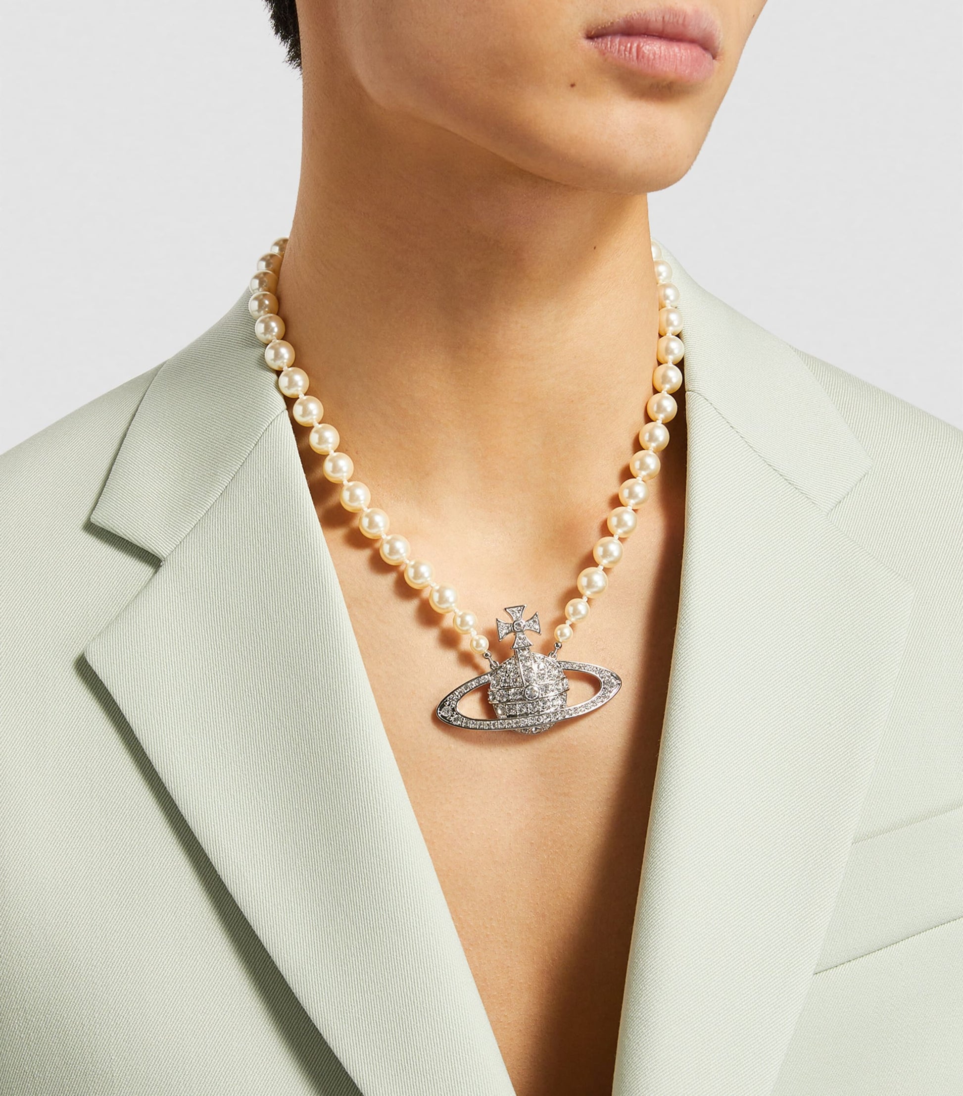 Pearl Bas Relief Necklace