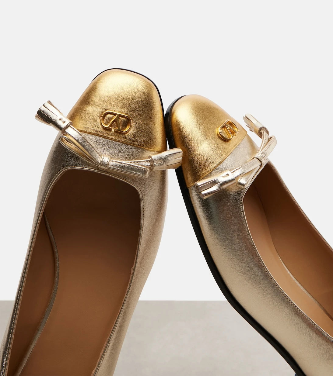 Valentino Garavani - Valet Du Roi metallic leather ballet flats