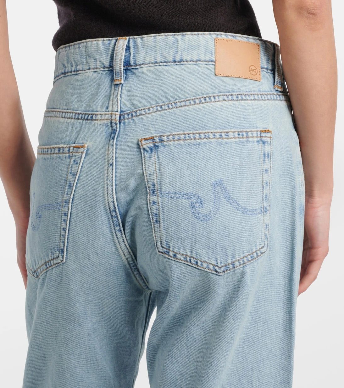 AG Jeans - جينز أمريكي بقصة ضيقة وخصر متوسط الارتفاع