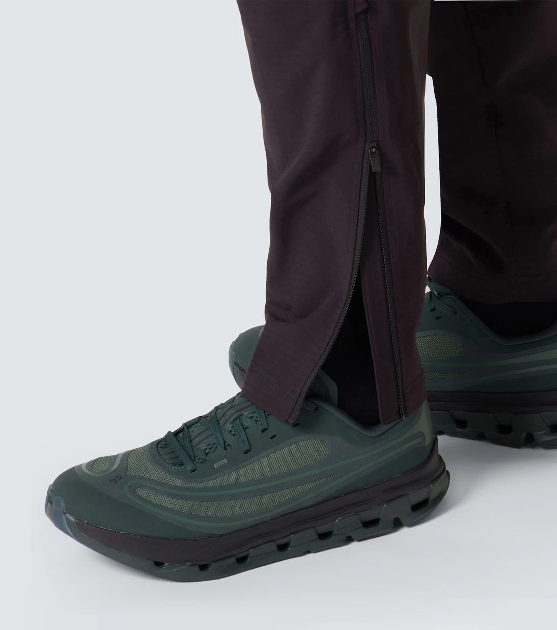 On - Weather track pants