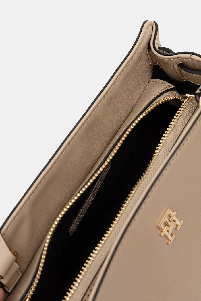 Tommy Hilfiger kadın crossbody çanta