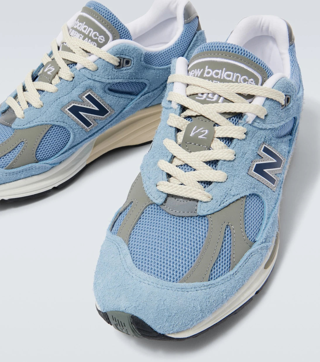 New Balance - حذاء سنيكرز 991v2 من الشامواه