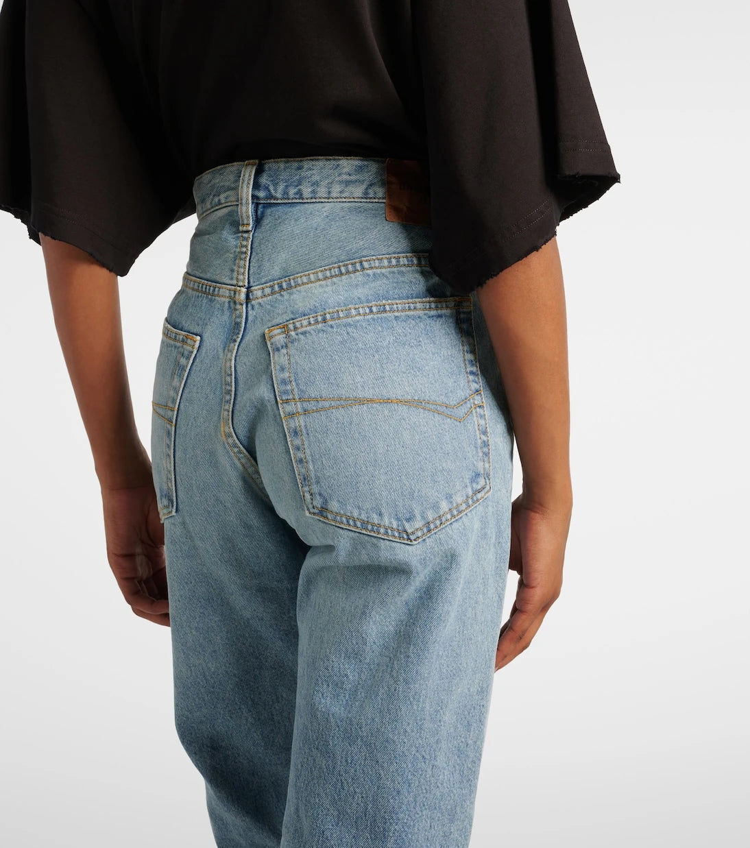 Balenciaga - جينز واسع الساق بخصر متوسط الارتفاع