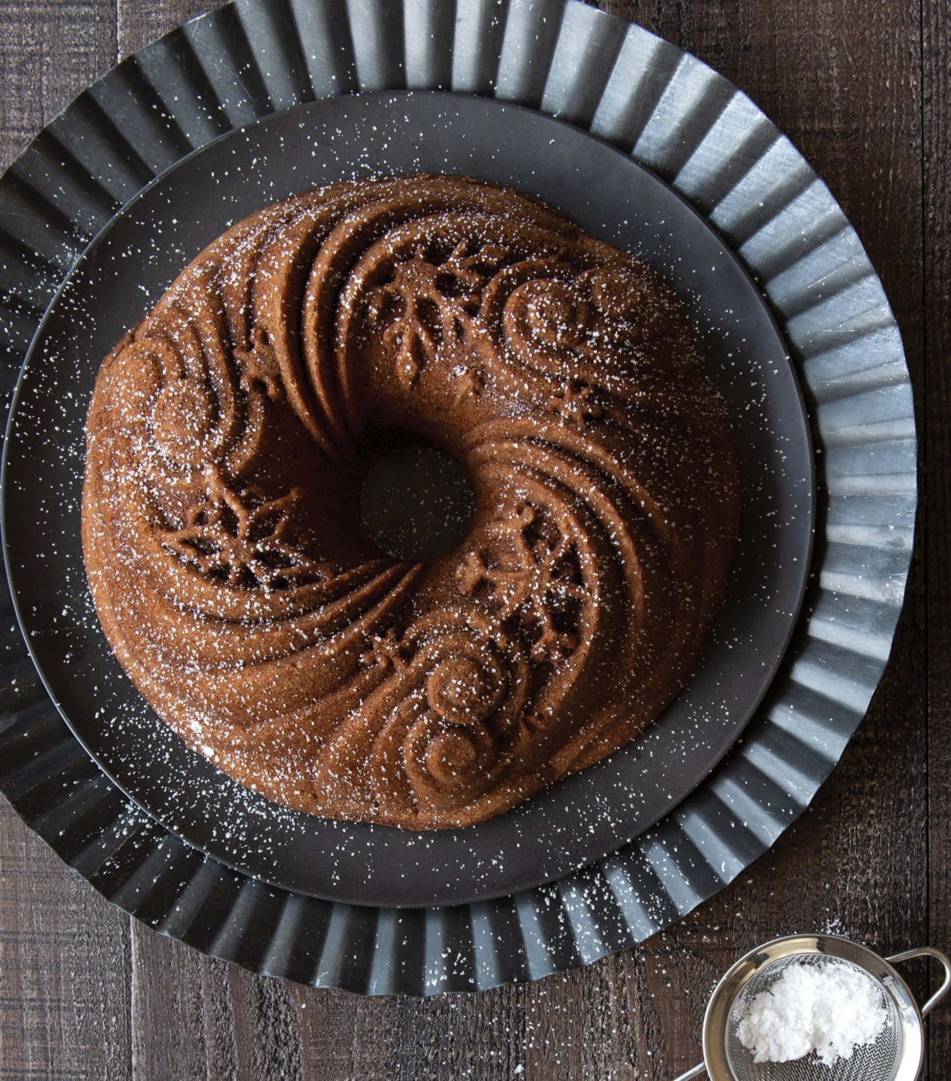 Nordic Ware Let It Snow Non-Stick Bundt Pan