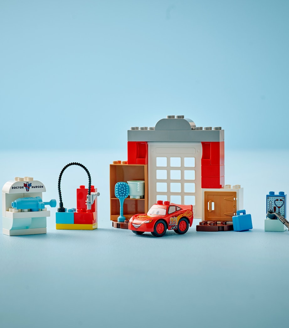 Disney Pixar McQueen's Visit to Doc's Garage 10456