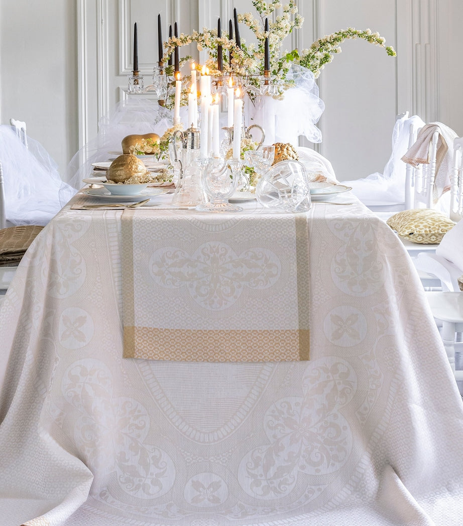 Le Jacquard Français Linen Évasion Céleste Tablecloth (175cm x 250cm)