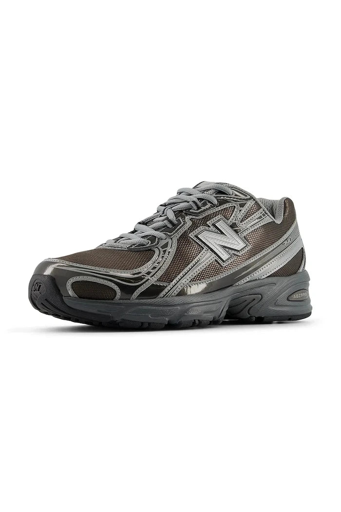 New Balance 740 обувки