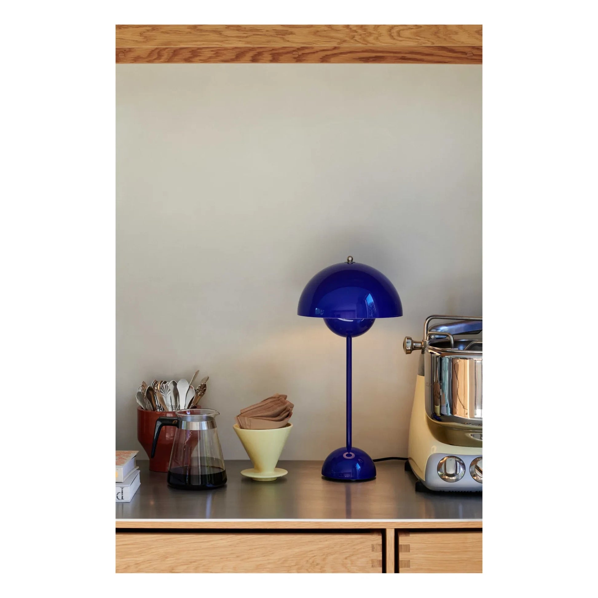 & Tradition - VP3 Flowerpot Table Lamp - Verner Panton, 1969 | Blue