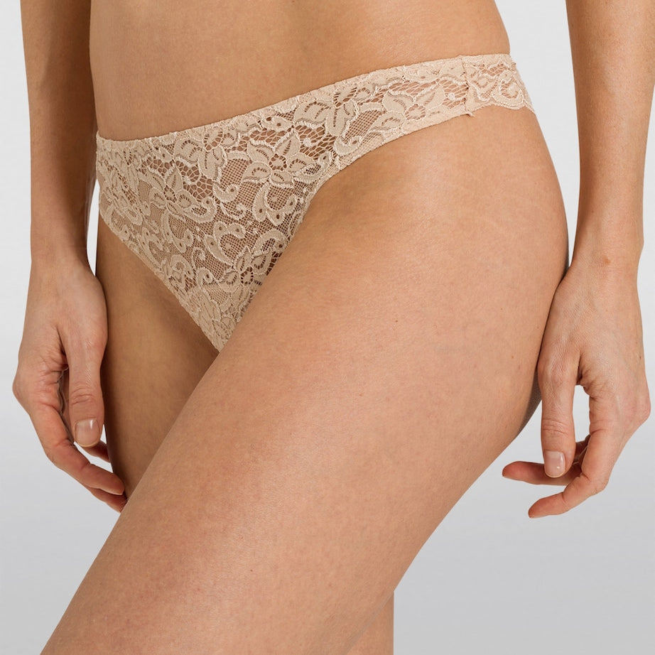 Nude Moments Thong 0274