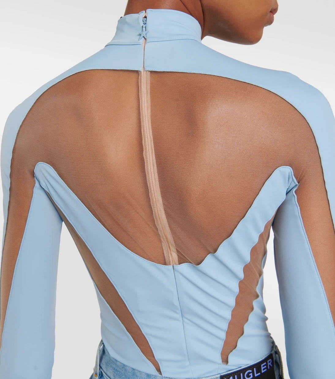 Mugler - بدلة ضيقة مزينة بألواح