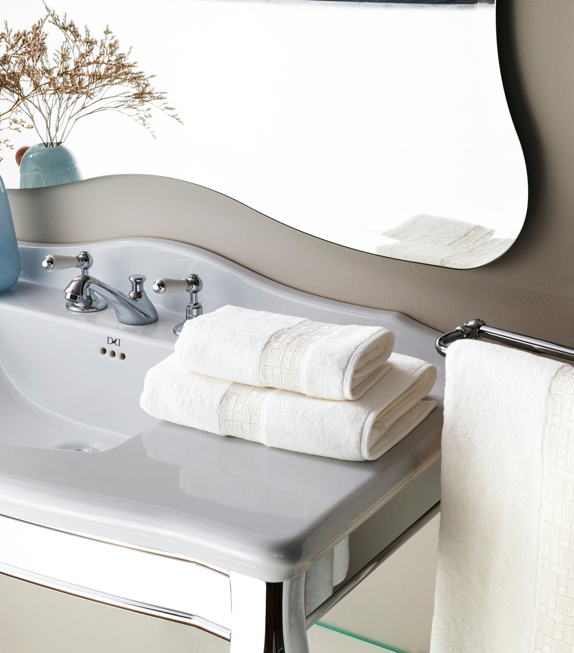 Maze Lace Hand Towel