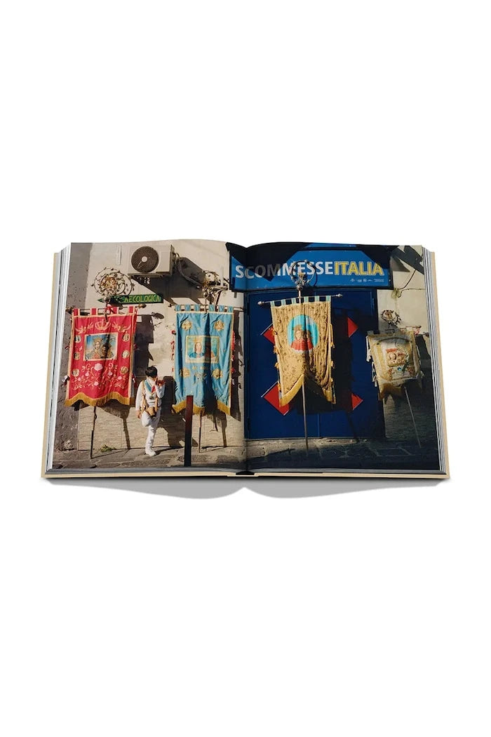 Assouline Napoli Amore by Cesare Cunaccia