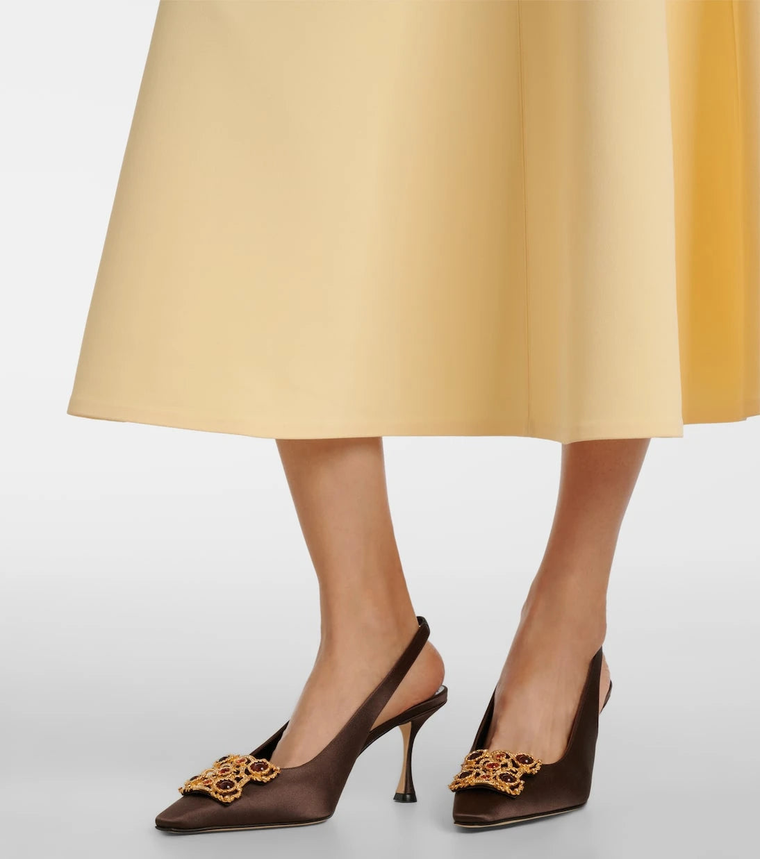 Manolo Blahnik - حذاء كابيدا 70 بكعب عالٍ مزخرف من الساتان مع حزام خلفي