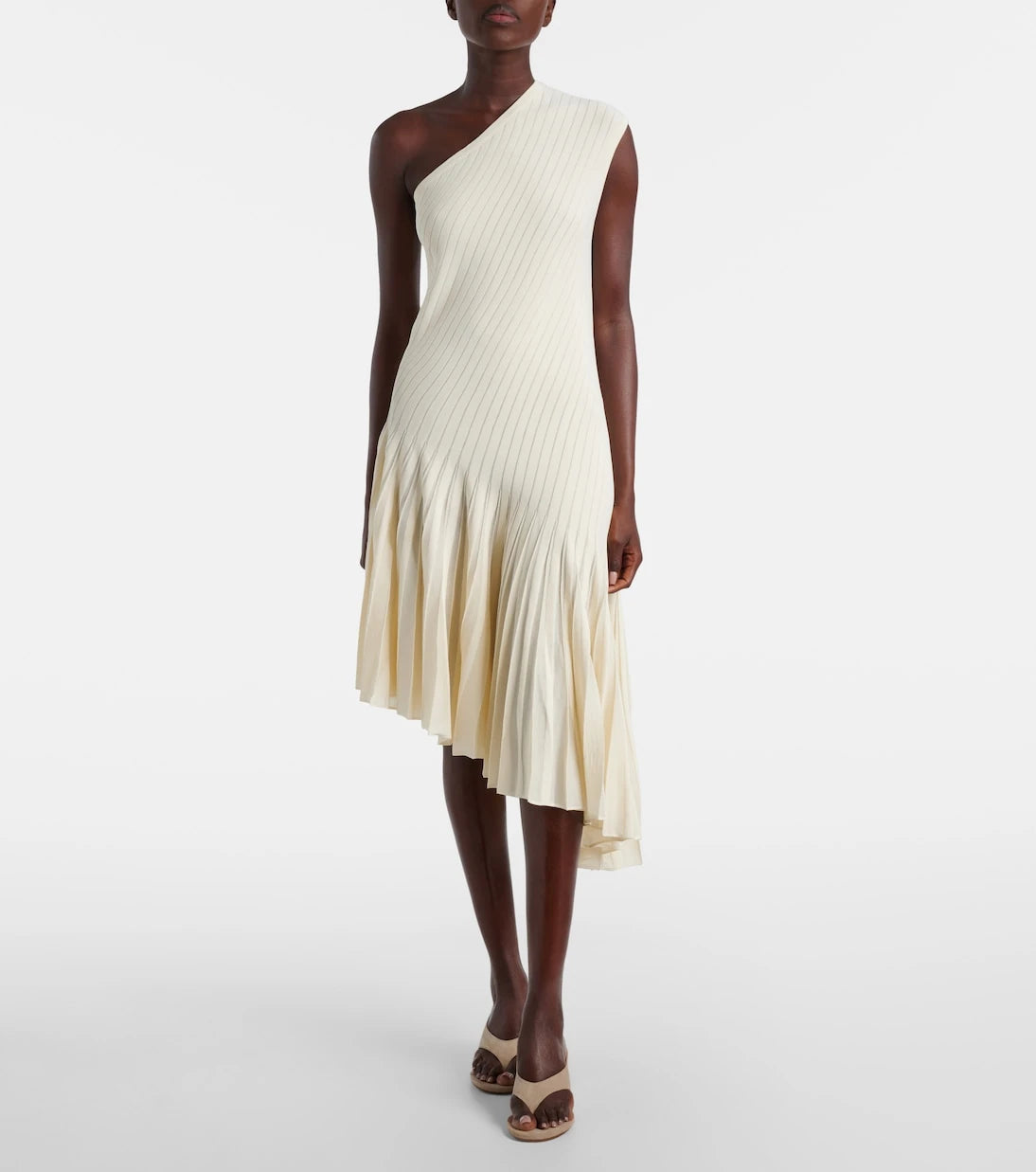 Alaïa - فستان ميدي بتصميم بليسيه غير متماثل من الكريب