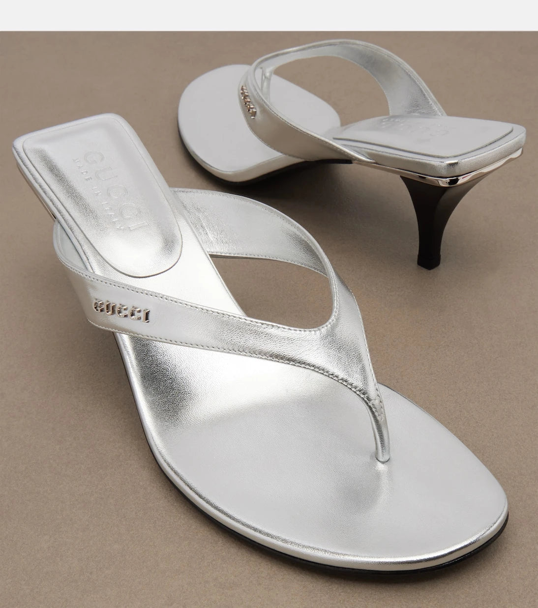 Gucci - Vittoria metallic leather thong sandals