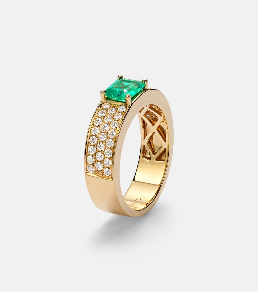 Anita Ko - 18kt gold ring with emerald and diamonds